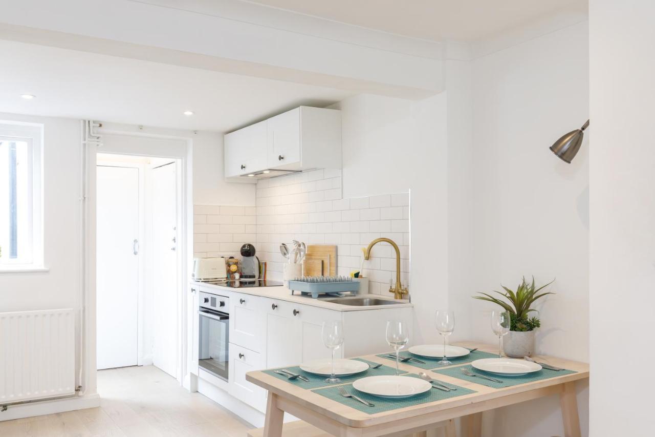Central Quiet Cottage. Walk To Shops, Bars & Beach Brighton Exteriör bild